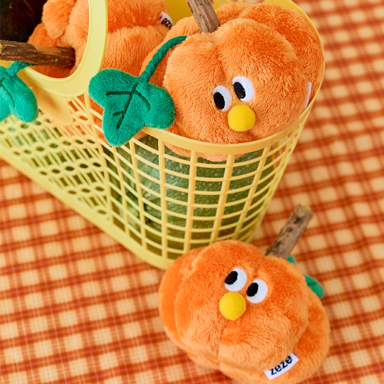 zeze Pumpkin Silvervine Cat Toy — Crinkly Plush Pumpkin with Chew Stick