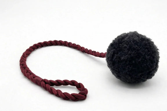 Wool Pom Tug Toy - Black - MellowConceptStore