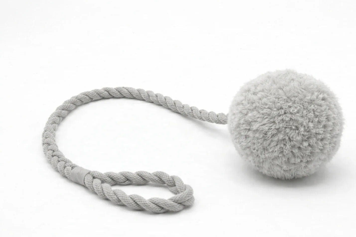 Wool Pom Tug Toy - Grey - MellowConceptStore