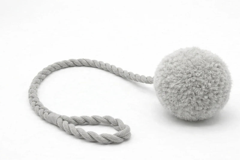 Wool Pom Tug Toy - Grey - MellowConceptStore